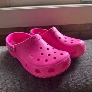 Hot Pink Crocs Women’s Size 6/ Men’s Size 4